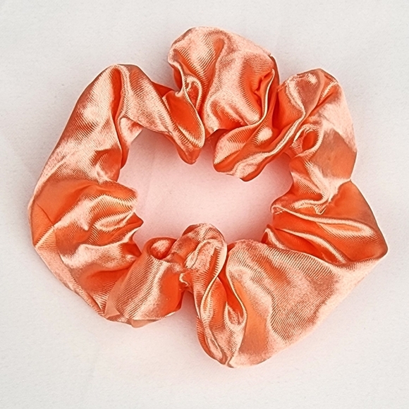 4 FOR $16 🔥Satin Scrunchie Hair Tie - Picture 1 of 5